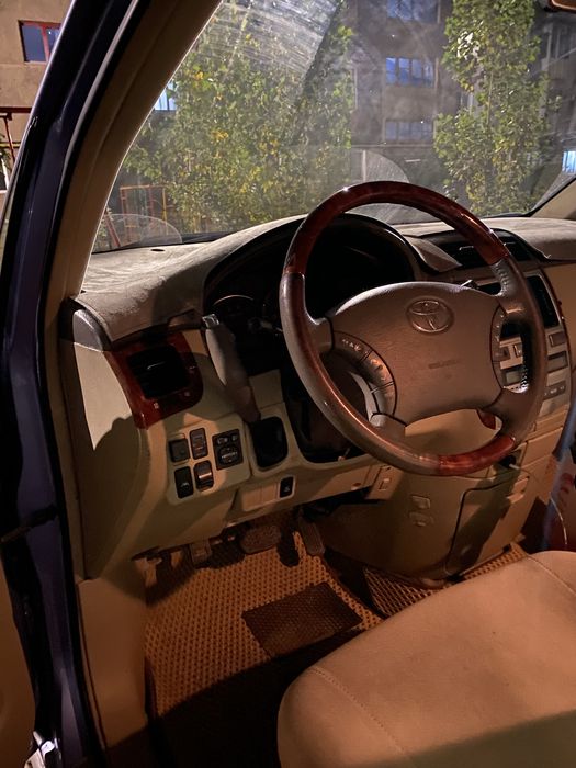 Тайота Ипсум 2.4 об в отличном состояний