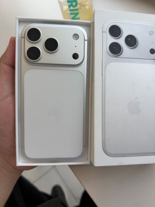 Продам Айфон 17 Про/256GB