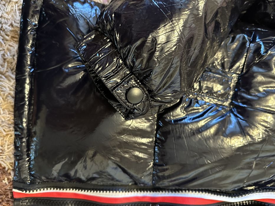 Geaca Tommy Hilfiger neagra lucioasa