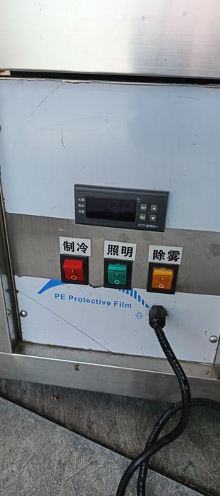 Холодильник почти янги