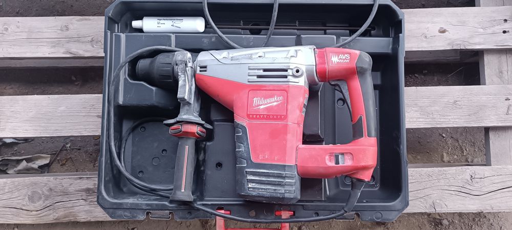 Продам перфоратор Милуоки SDS MAX