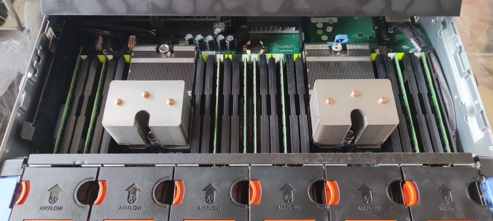 Сервера Dell PowerEdge R620 и R720 б/у. С рельсами