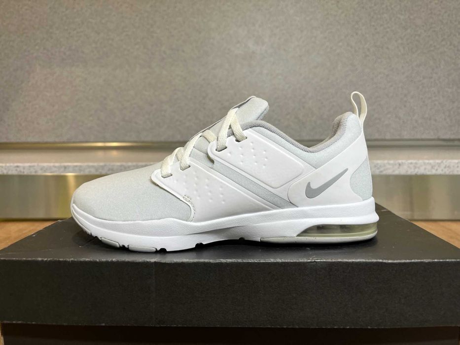 ОРИГИНАЛНИ *** Nike Air Max Bella TR / Grey White