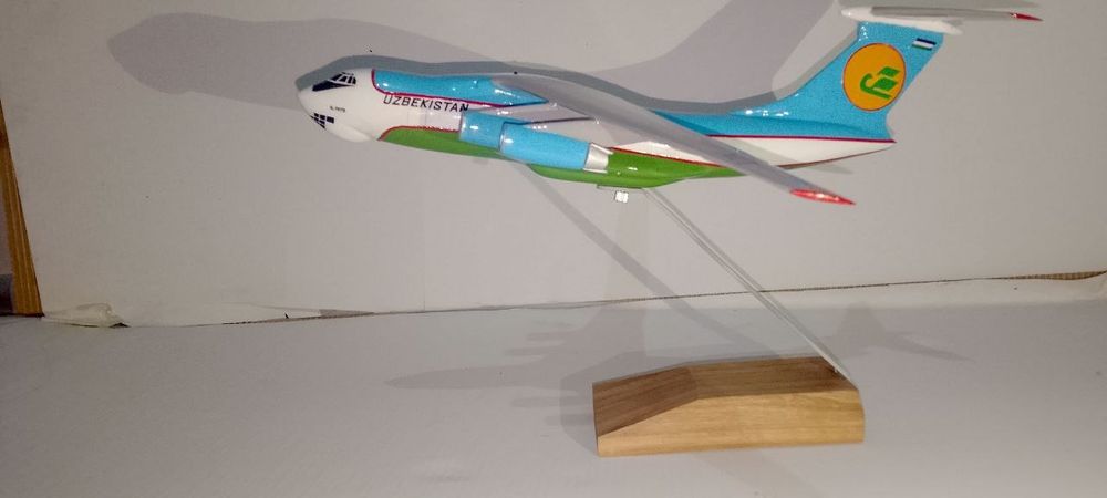 Модел самалёт Ил-76 34см