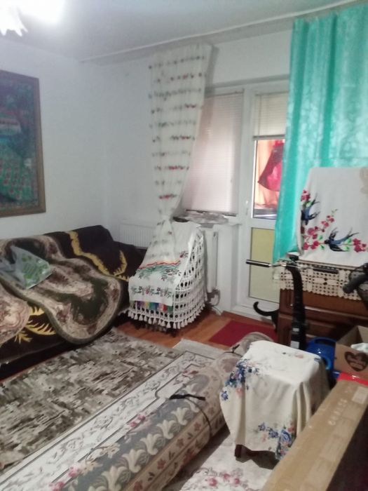 Vand Apartament ,Dragasani etaj 2
