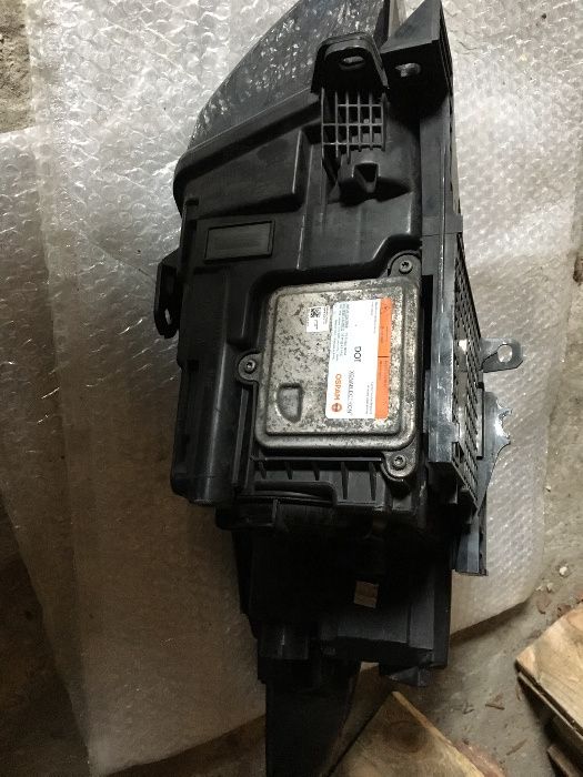 Предна,Задна броня и Ляв фар Xennon за Range Rover Evoque 2011-18