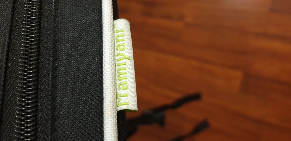 Așezat pentru micuți la masa