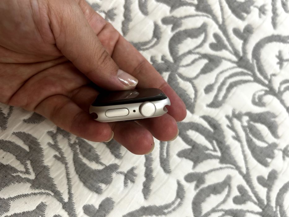 Apple Watch SE 40 мм полный комплект