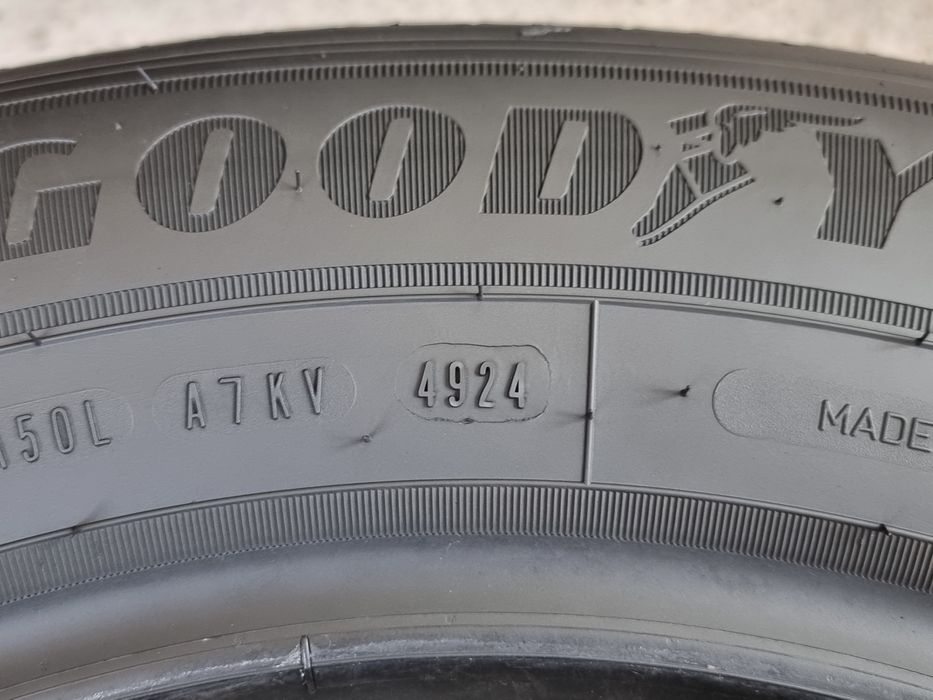 "Dot 24/25" 215/65/16 C Goodyear 4Броя: 260€ 8мм