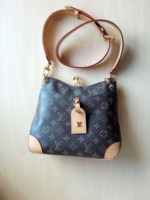 Louis Vuitton Дамска стилна и функционална Чанта Монограм