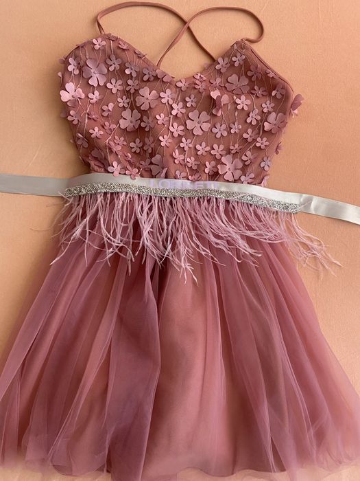 Елегантна рокля Loretti