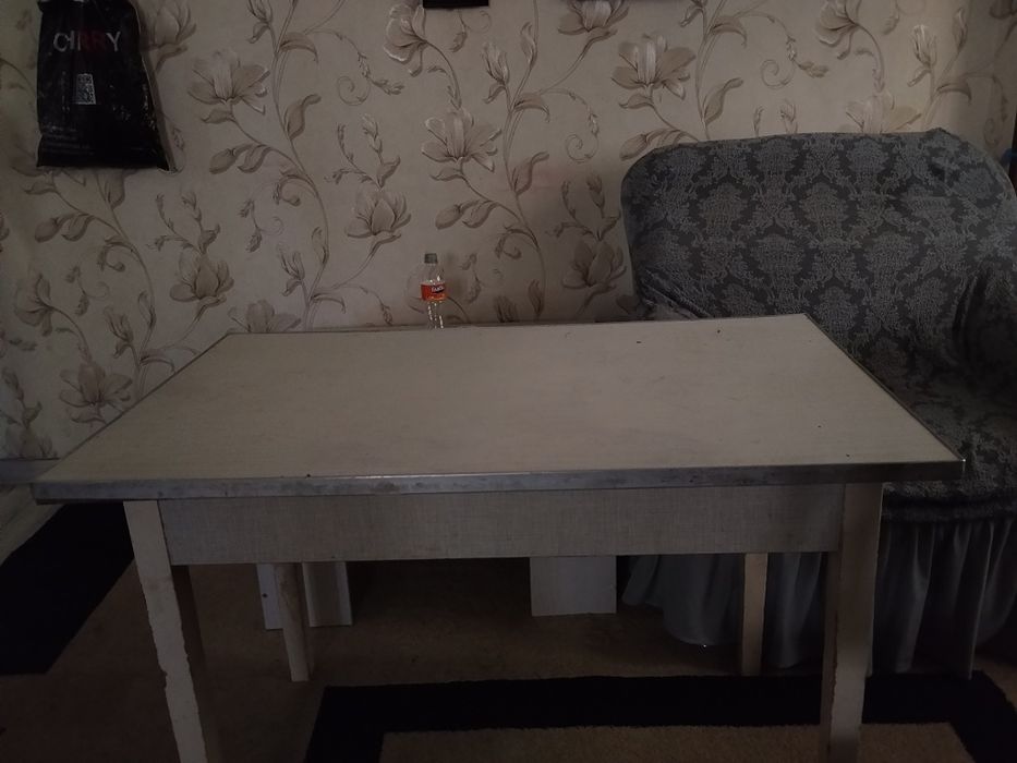 Отдам стол даром