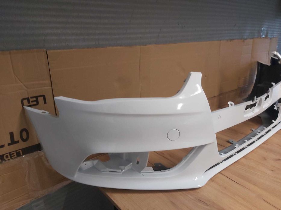 Bara Fata Audi A4 B8.5 An 2011-2015 (LY9C (Alb))