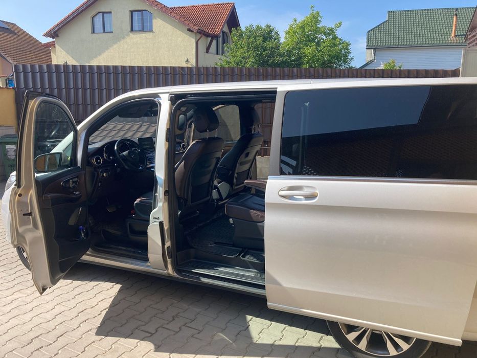 Închiriez Mercedes V class