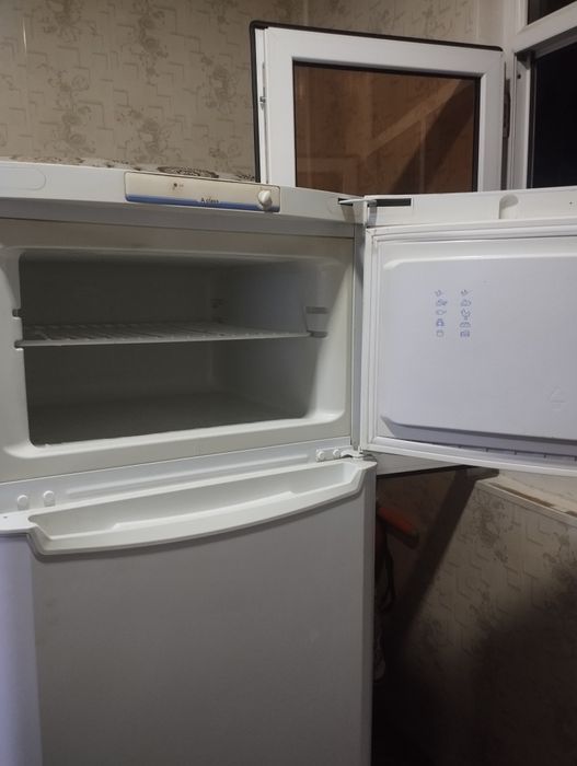 Холодильник INDESIT