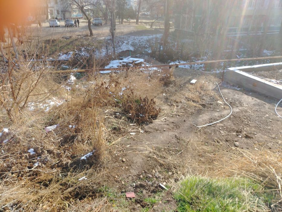 Yer sotiladi kadastrlari bor  ozimiki