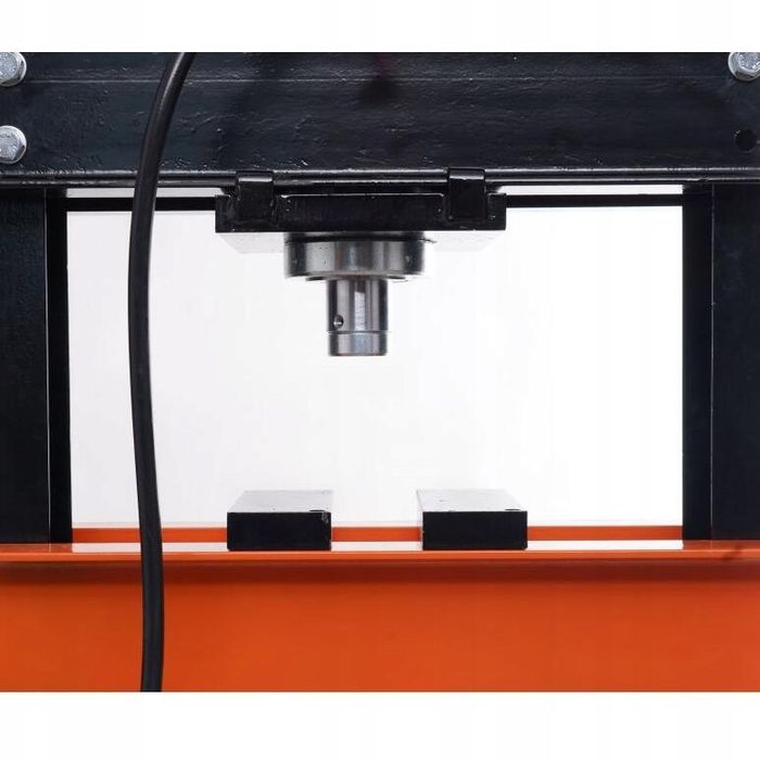 Presa hidraulica pneumatica, capacitate 20 tone, cu piston glisant si