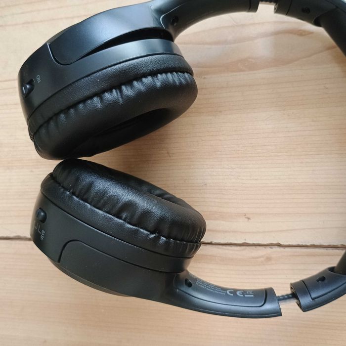 Безжични слушалки Medion Life P62061( MD 43051), С докинг станция, 15 часа, 20м, Черни
