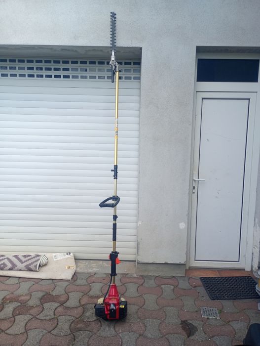 Mașina de tuns gard viu