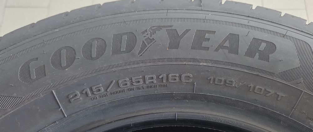 Anvelope Vara 215/65R16C 109 / 107 T NOI  2025 Anvelopa GoodYear VARA 21565R16C  NOI 4 BUCATI 215 65 16C
