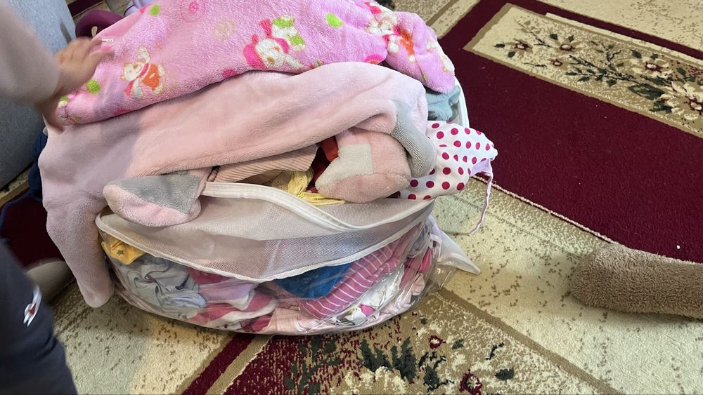 Отлам пакет вещей на девочку