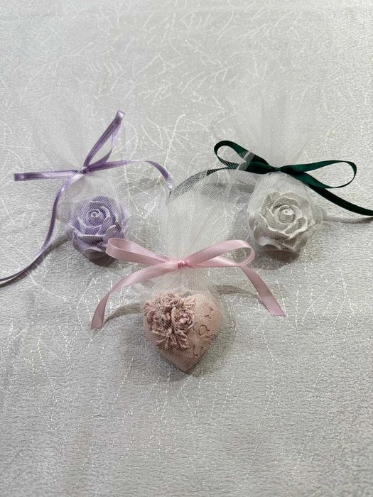 Подаръчета за гости и поводи - соеви свещи, гипсови фигурки