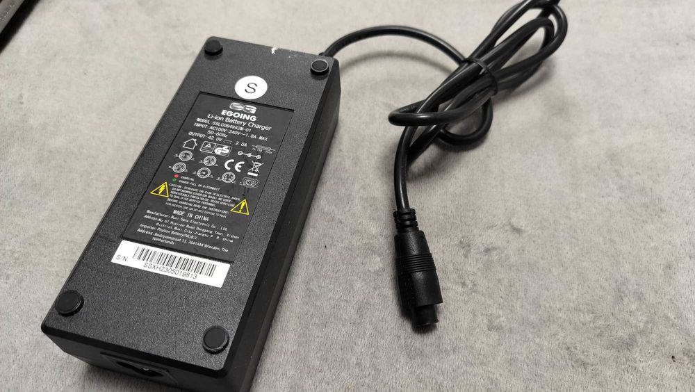 Incarcator Egoing Li-Ion Battery Charger 42V 2A mufa 5 pini