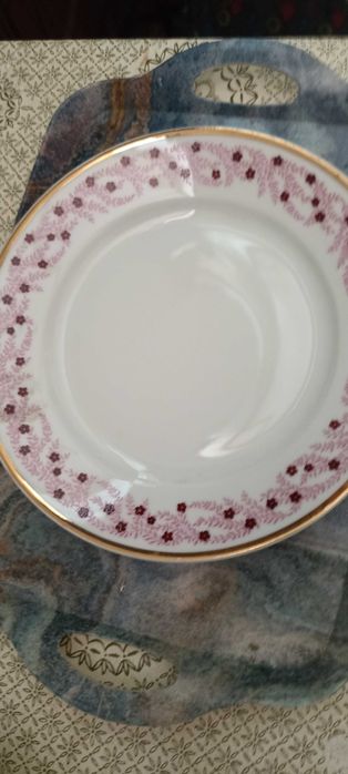 Посуда: тарелки 6 штук Чехославакия ,