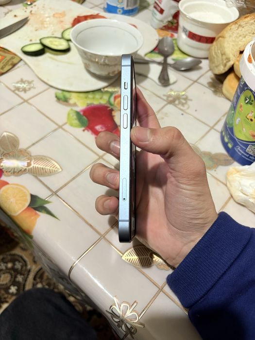 Айфон 14 128гб.