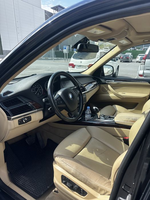 Машина Bmw x5 2012