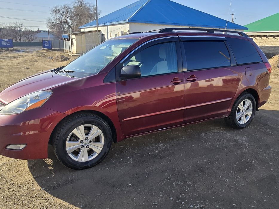 Тойота Сиенна 2009