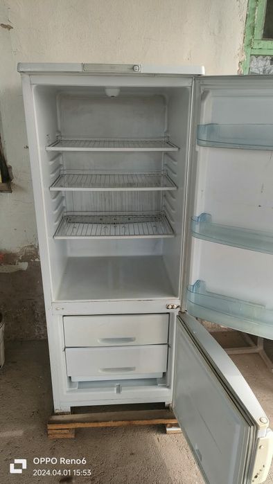 Холодильник Бирюса