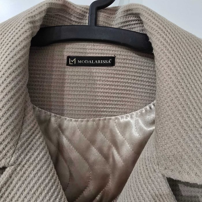 Пальто бежевое 48 размер