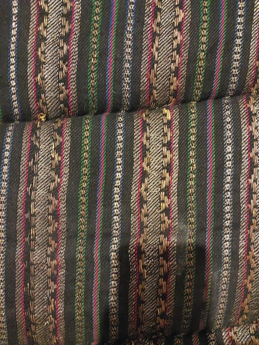 Catrinta veche cu fir metalic