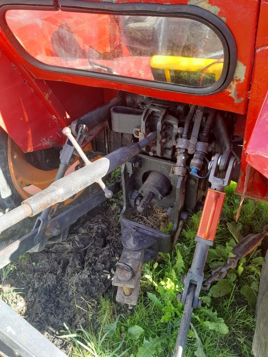 Vând tractor Fiat 445 recondiționat complet cu 2 manete.Tractoru se afla în jud Neamt, comuna Grinties