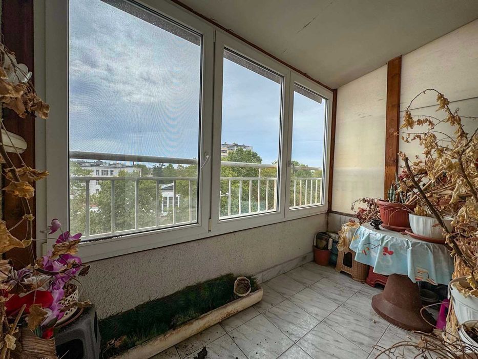 Продава се Тристаен апартамент в Бургас, Лазур - 104 кв.м за 2068 €/кв.м - Снимка #7