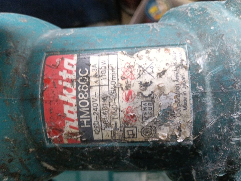 Къртач Makita HM0860C