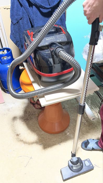 Перяща прахосмукачка Bosch AquaWash&Clean Серия 4, модел BWD421POW