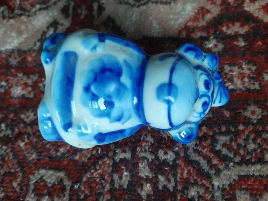 Статуэтки из оникса и форфора