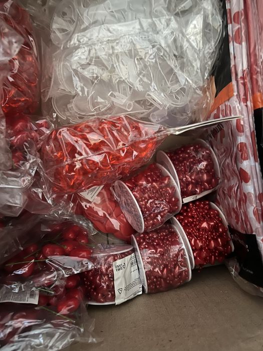 Продам коробку с декором сердечки/сердце