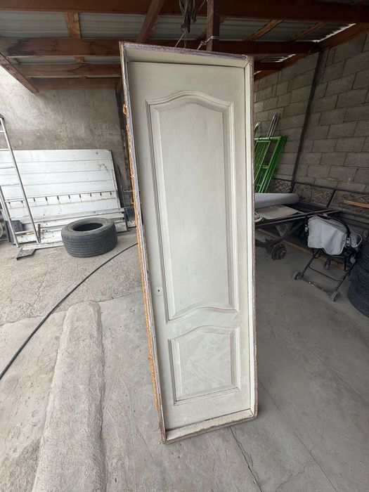 Двери почти новые ...