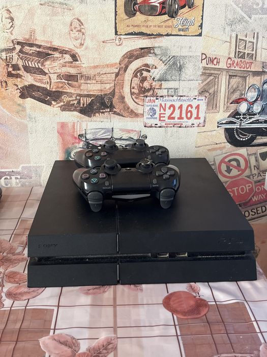 продаю playstation4 Fat