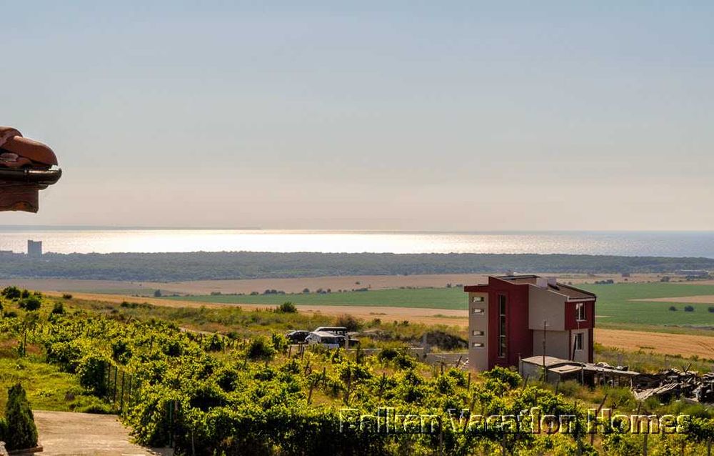 Вили близо до Албена с невероятна морска панорама