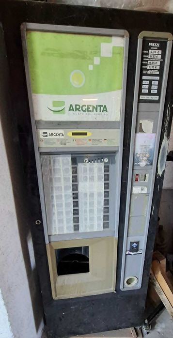 Продавам вендинг машини