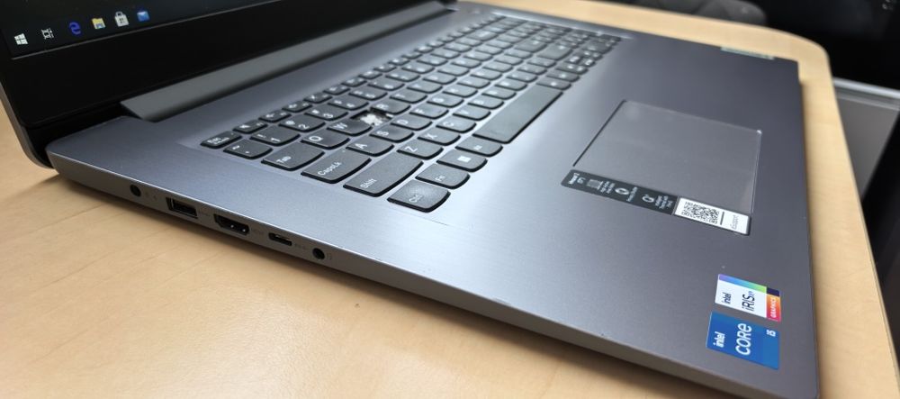 Laptop Lenovo Ideapad 3_17"FHD_i5-1155G7_4GB DDR4_SSD 256GB__ca NOU