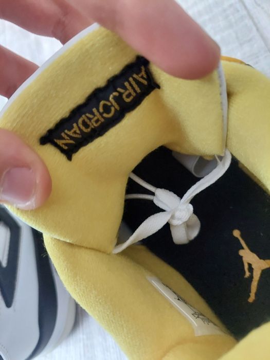 Jordan 4 retro sulfur