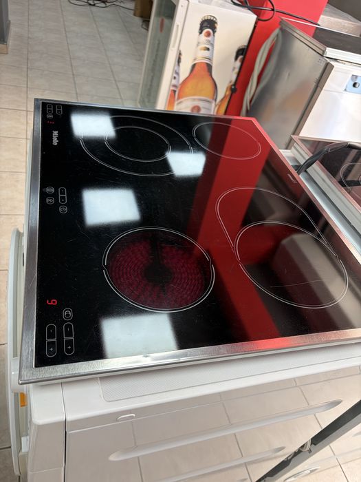 Miele KM 547 стъклокерамичен плот за вграждане/24 мес гаранция