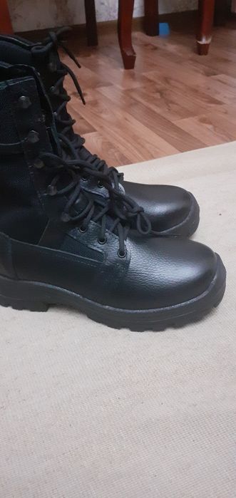 Продам берцы новый