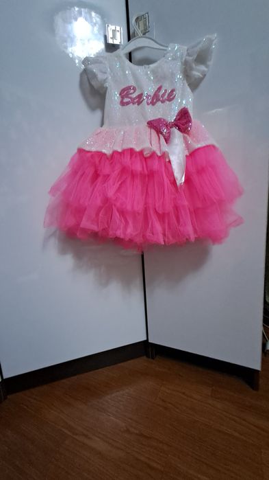 Платья для девочек 108-110размер 3-4года