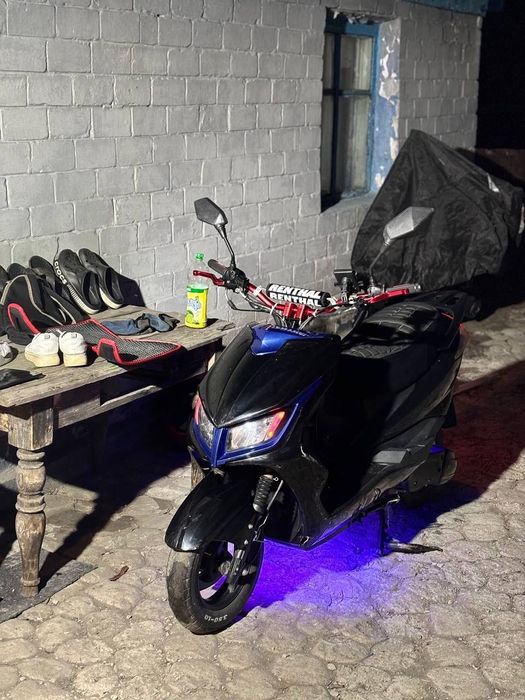 Продам скутер м8